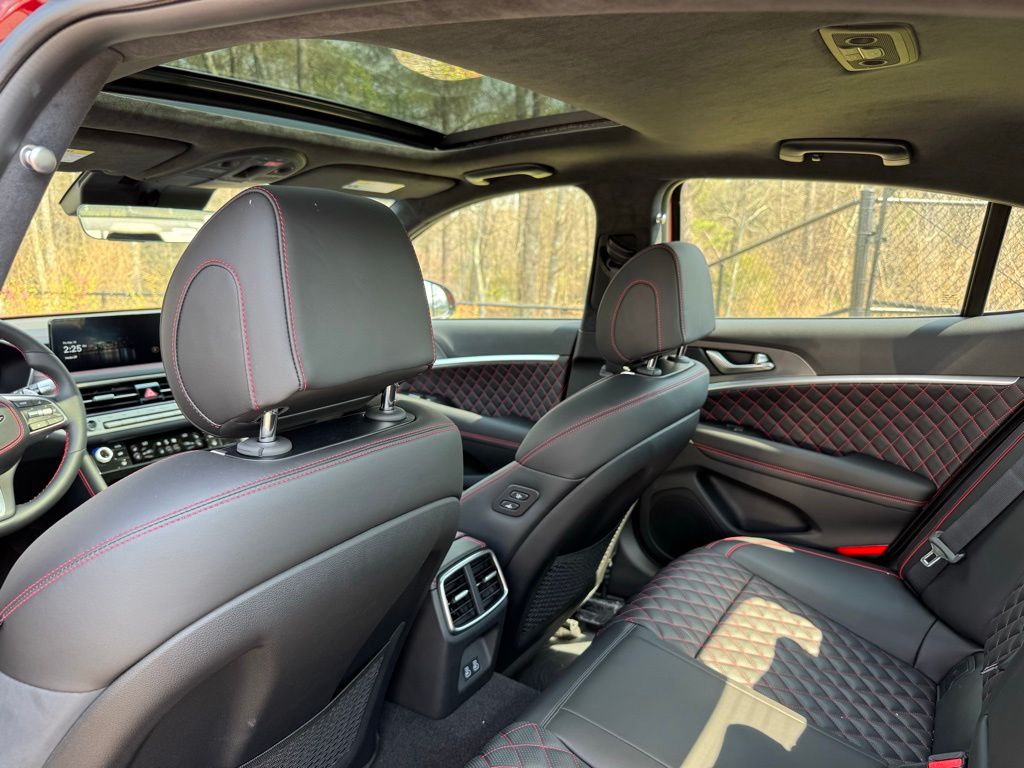 2025 Genesis G70 3.3T Sport Advanced photo 23
