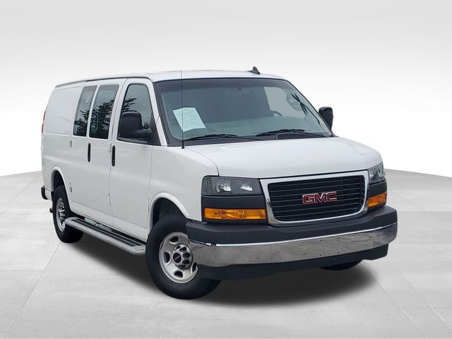 2023 GMC Savana Cargo Work Van's photo