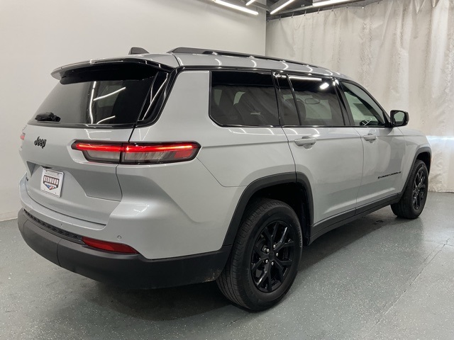 2024 Jeep Grand Cherokee Altitude photo 7