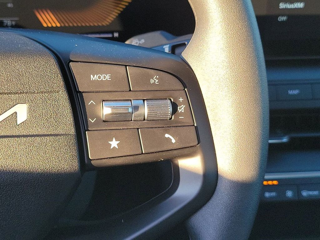 2025 Kia K4 LXS photo 24