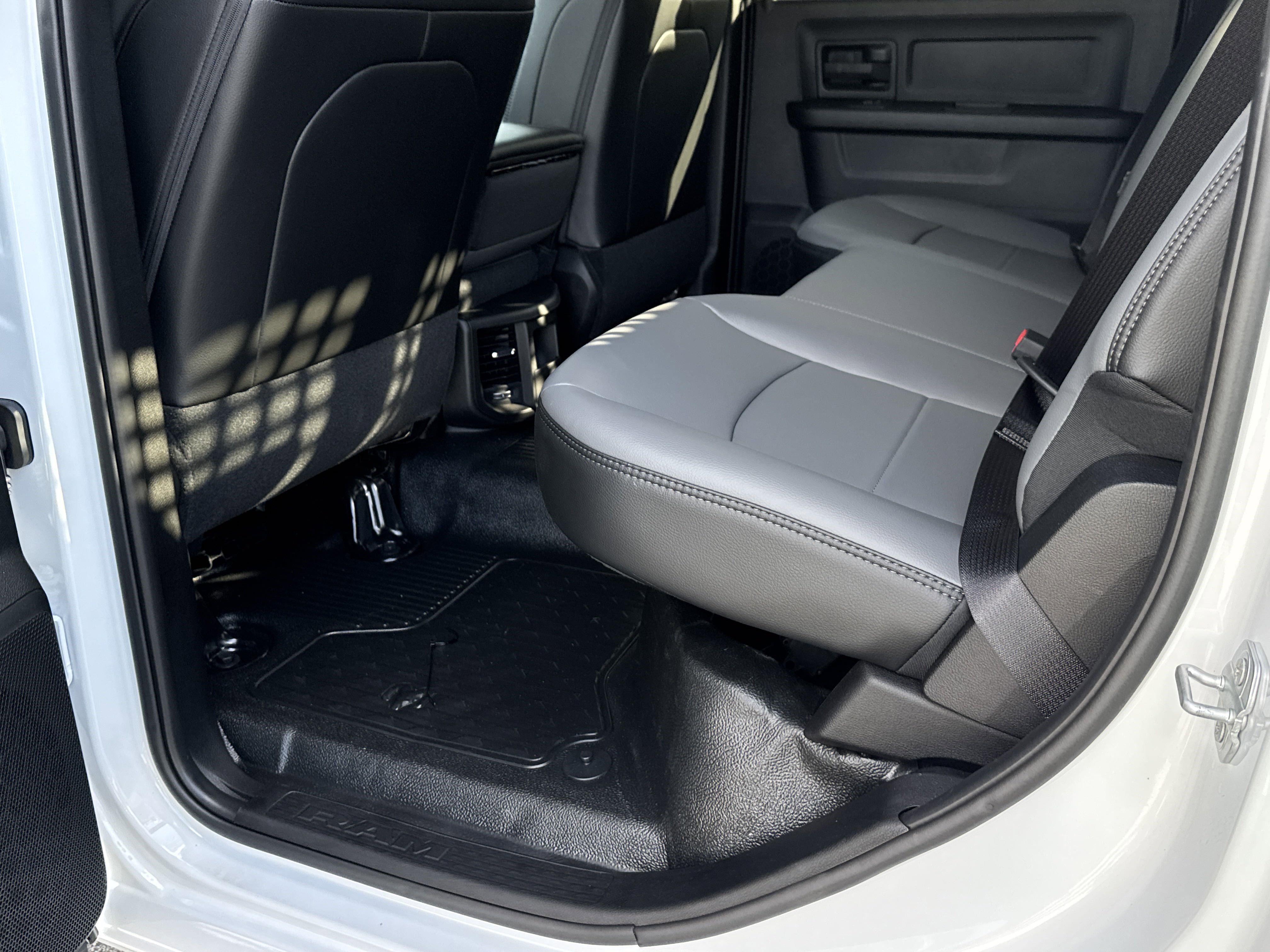 2025 Ram 5500 Tradesman photo 3