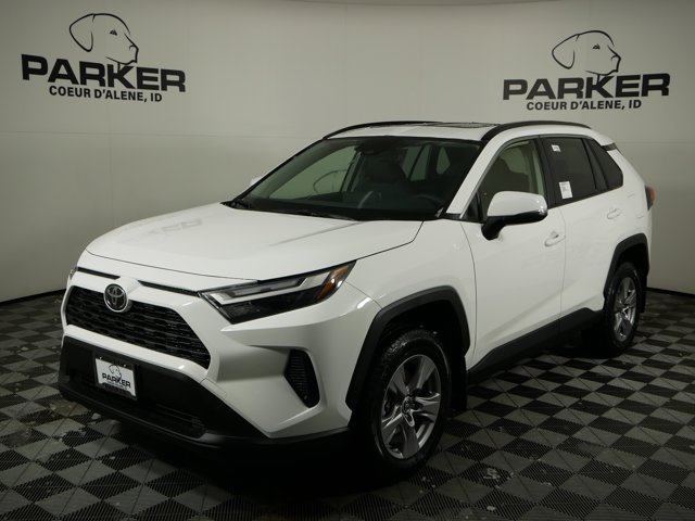 2025 Toyota RAV4 XLE's photo