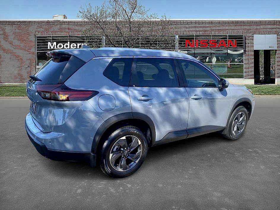 2026 Nissan Rogue SV photo 4