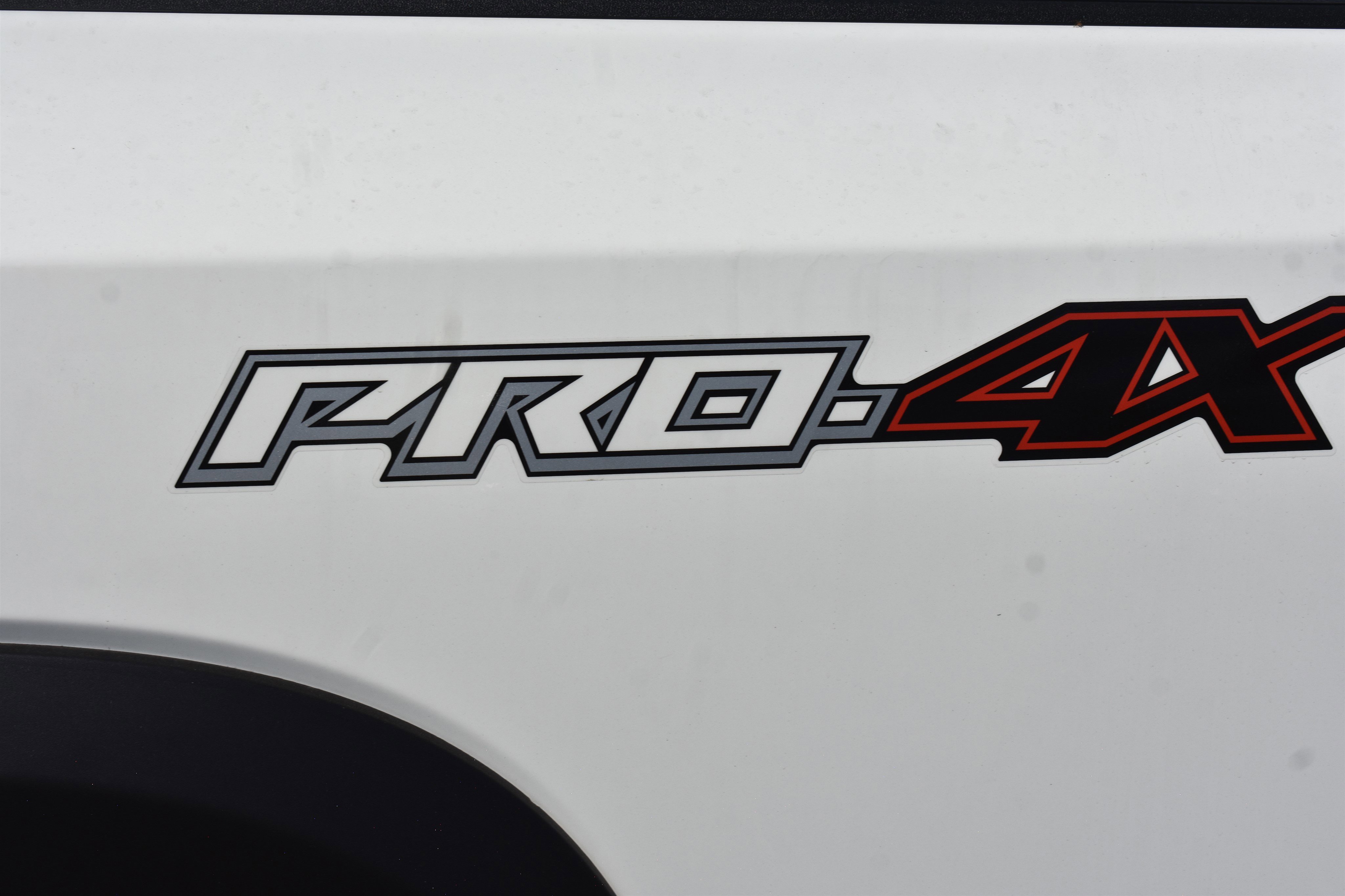 2026 Nissan Frontier Crew Cab PRO-4X photo 3