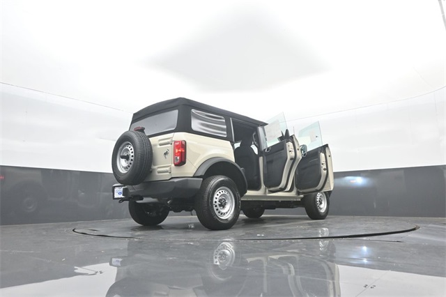 2025 Ford Bronco Base photo 33