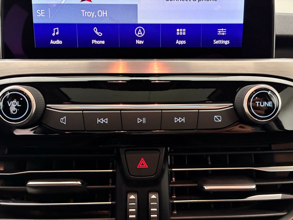 2022 Ford Escape Titanium photo 4