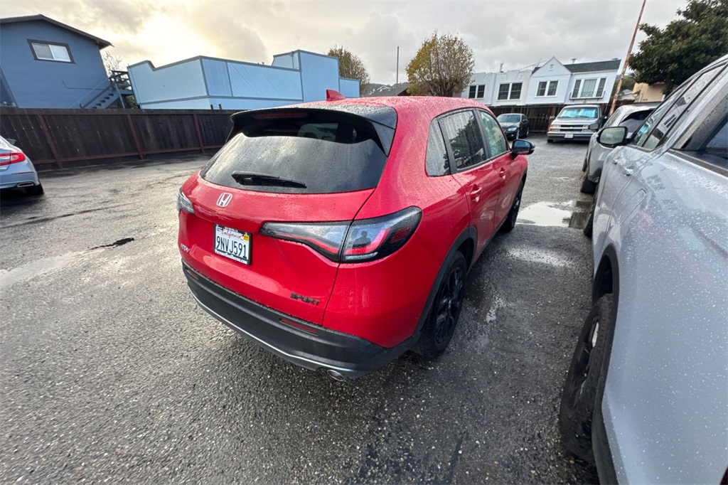 2025 Honda HR-V Sport photo 2