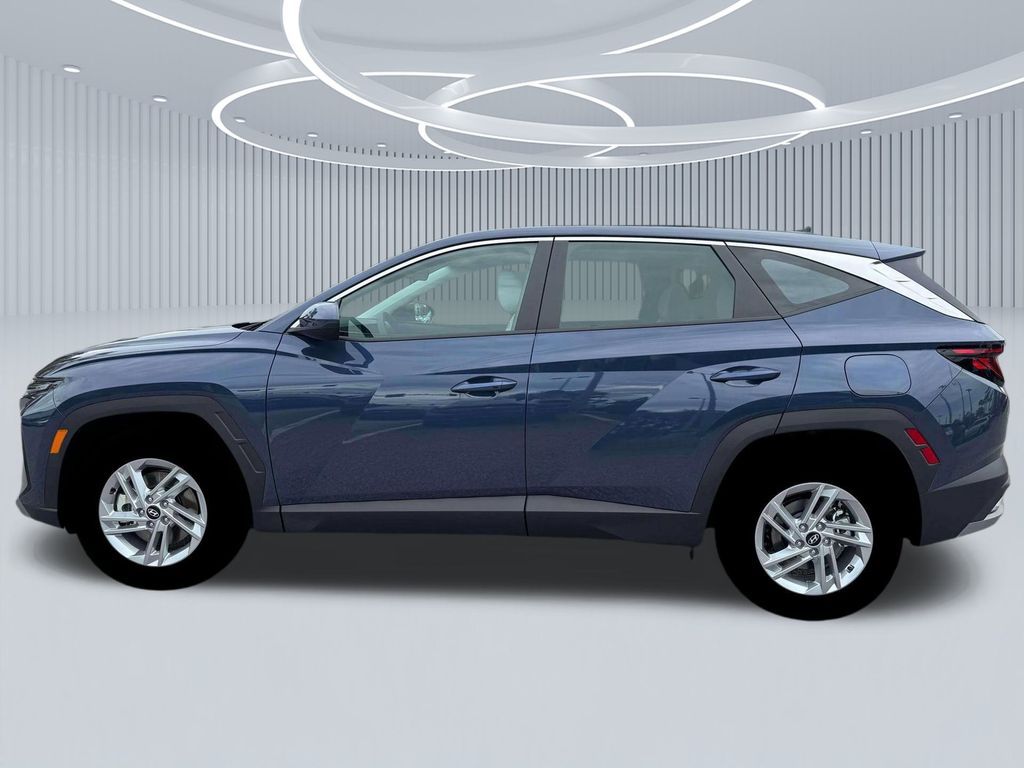 2026 Hyundai Tucson SE photo 2