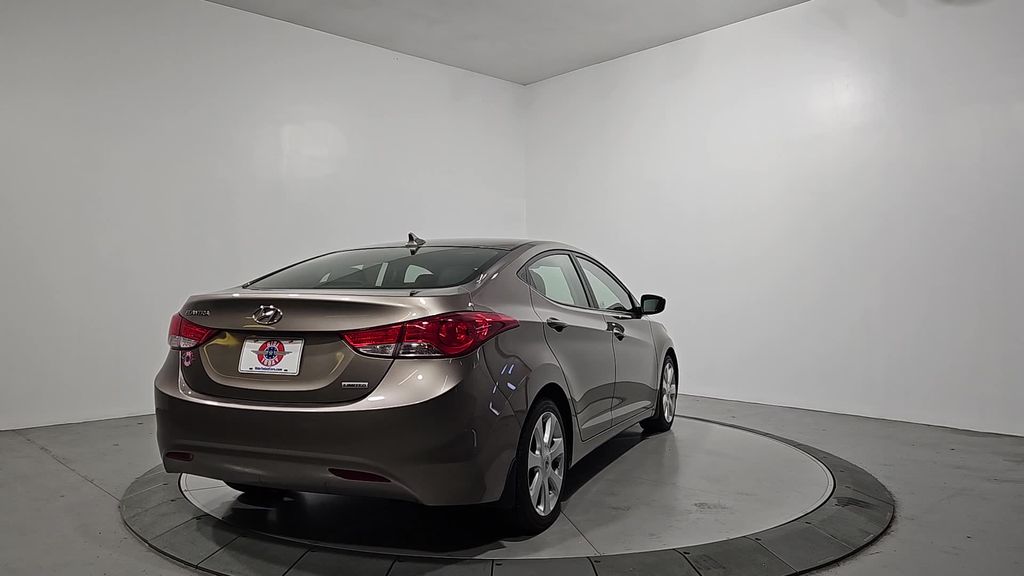 2013 Hyundai Elantra Limited photo 5