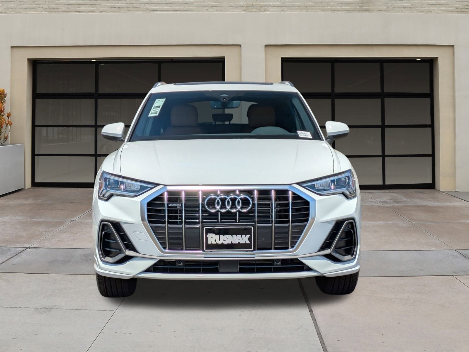 2025 Audi Q3 S line Premium photo 2