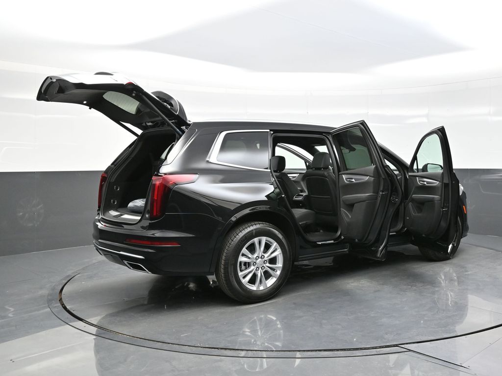 2025 Cadillac XT6 Luxury photo 37