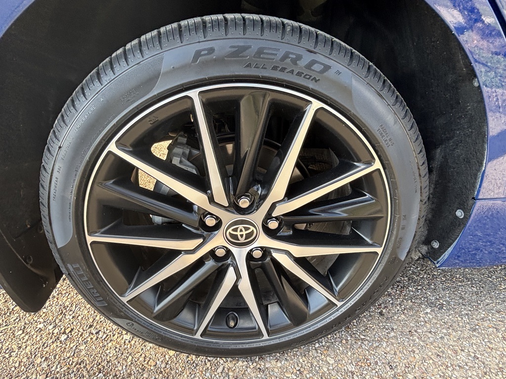 2023 Toyota Camry Hybrid SE photo 18