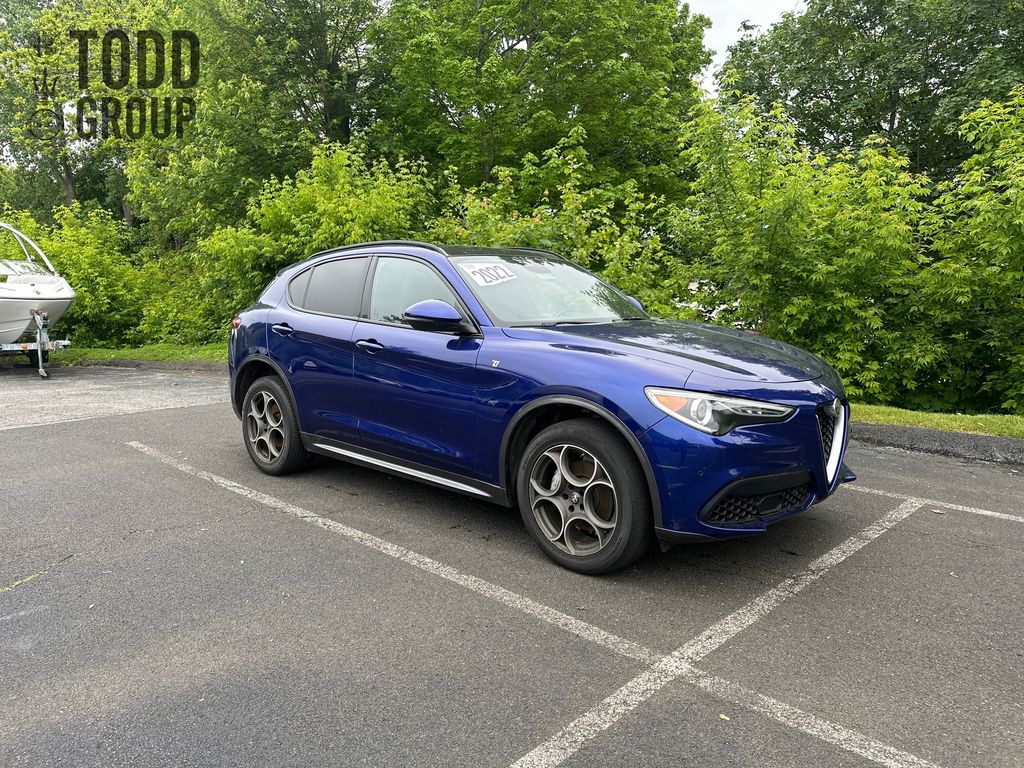 2022 Alfa Romeo Stelvio Ti photo 7