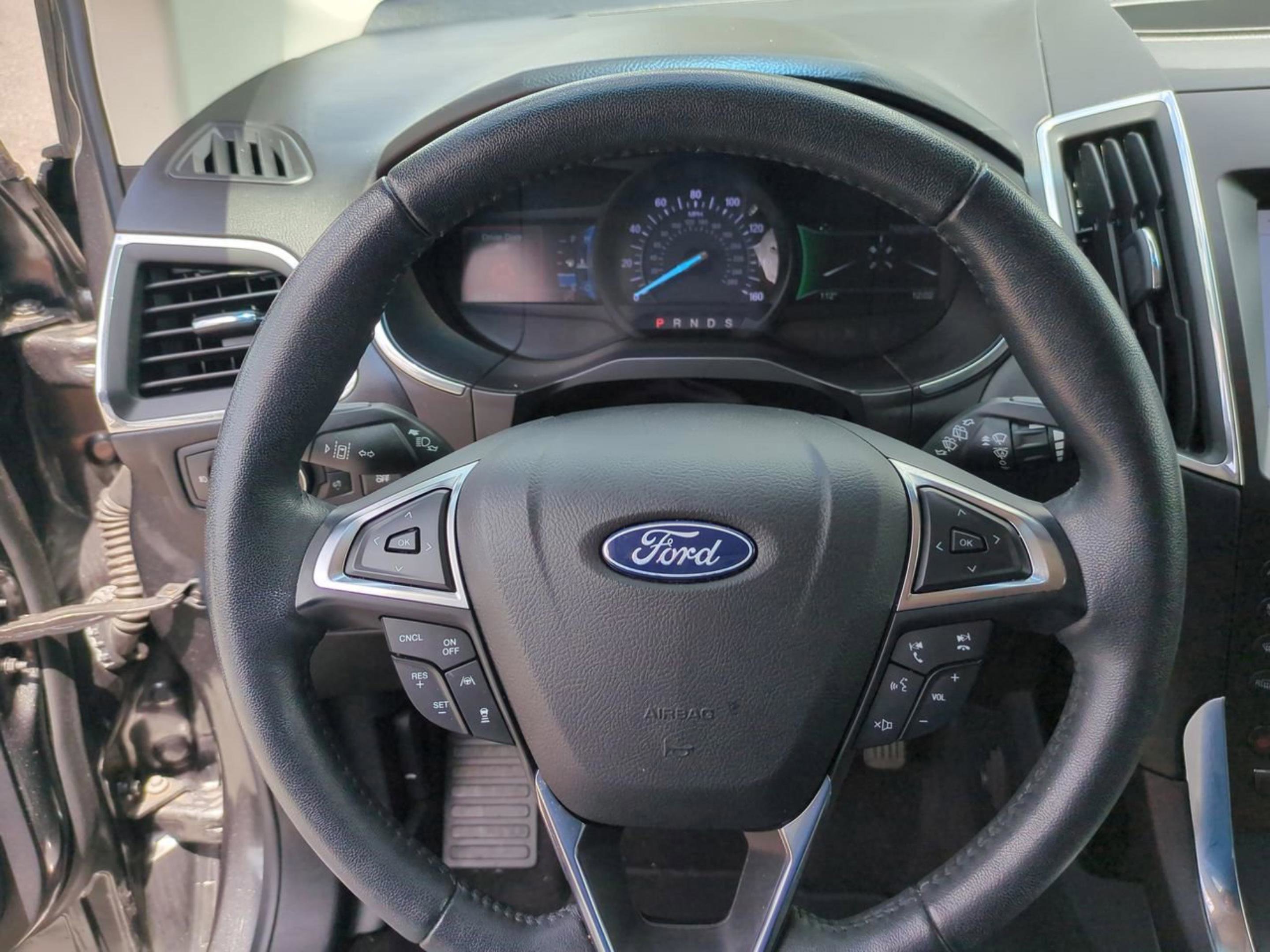 2020 Ford Edge Titanium photo 28