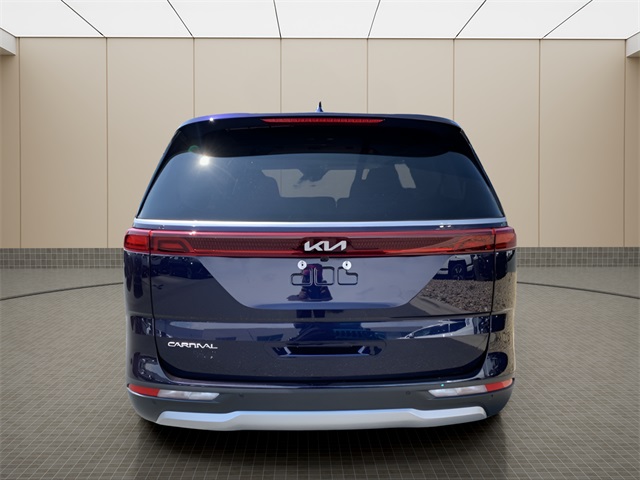 2024 Kia Carnival LX photo 3