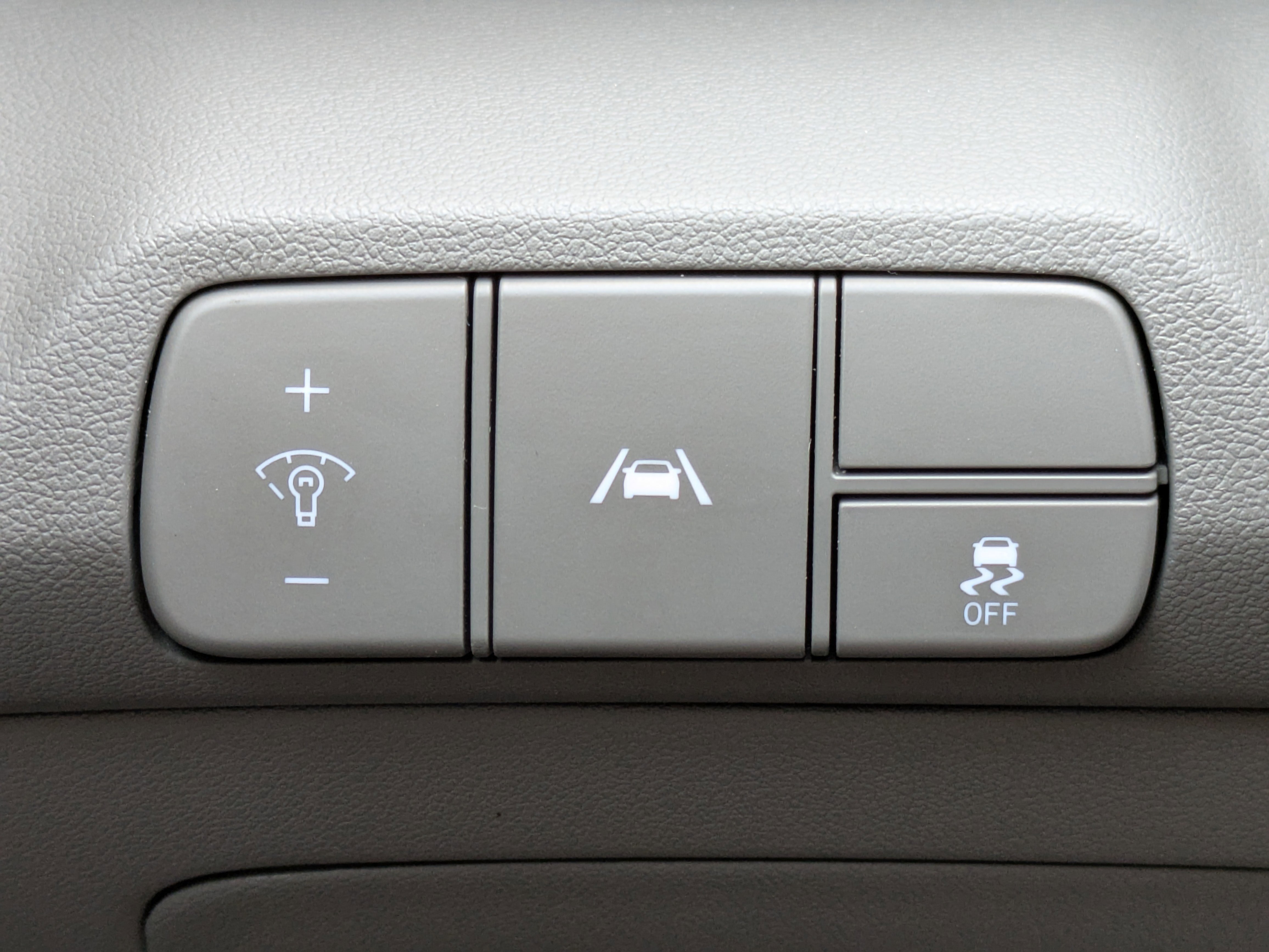 2022 Hyundai Elantra SEL Convenience photo 2