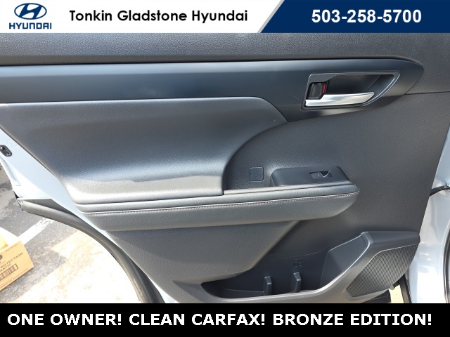 2022 Toyota Highlander Hybrid Bronze Edition photo 23
