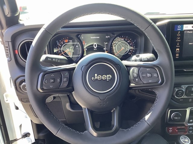 2025 Jeep Wrangler Rubicon photo 10