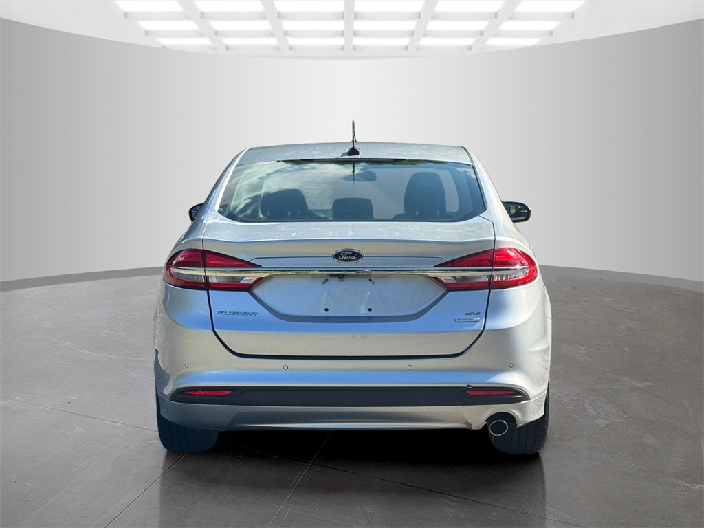 2018 Ford Fusion SE photo 5