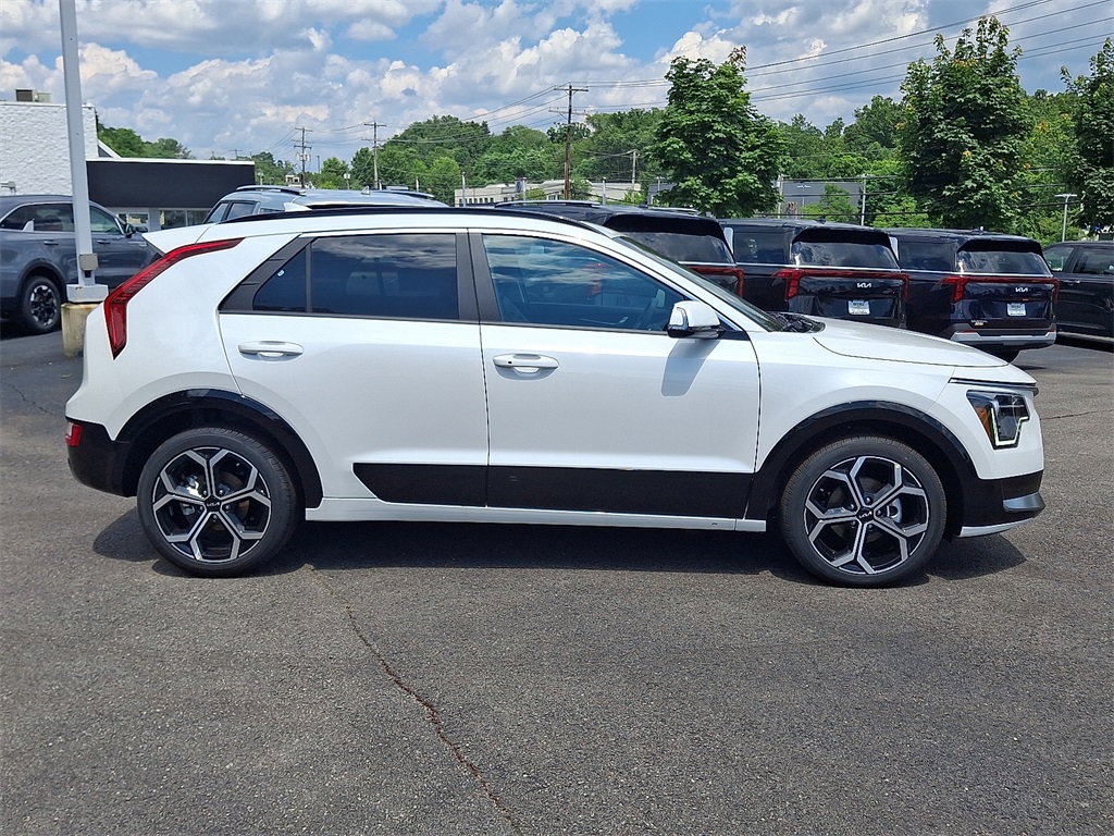 2025 Kia Niro EX Touring photo 7
