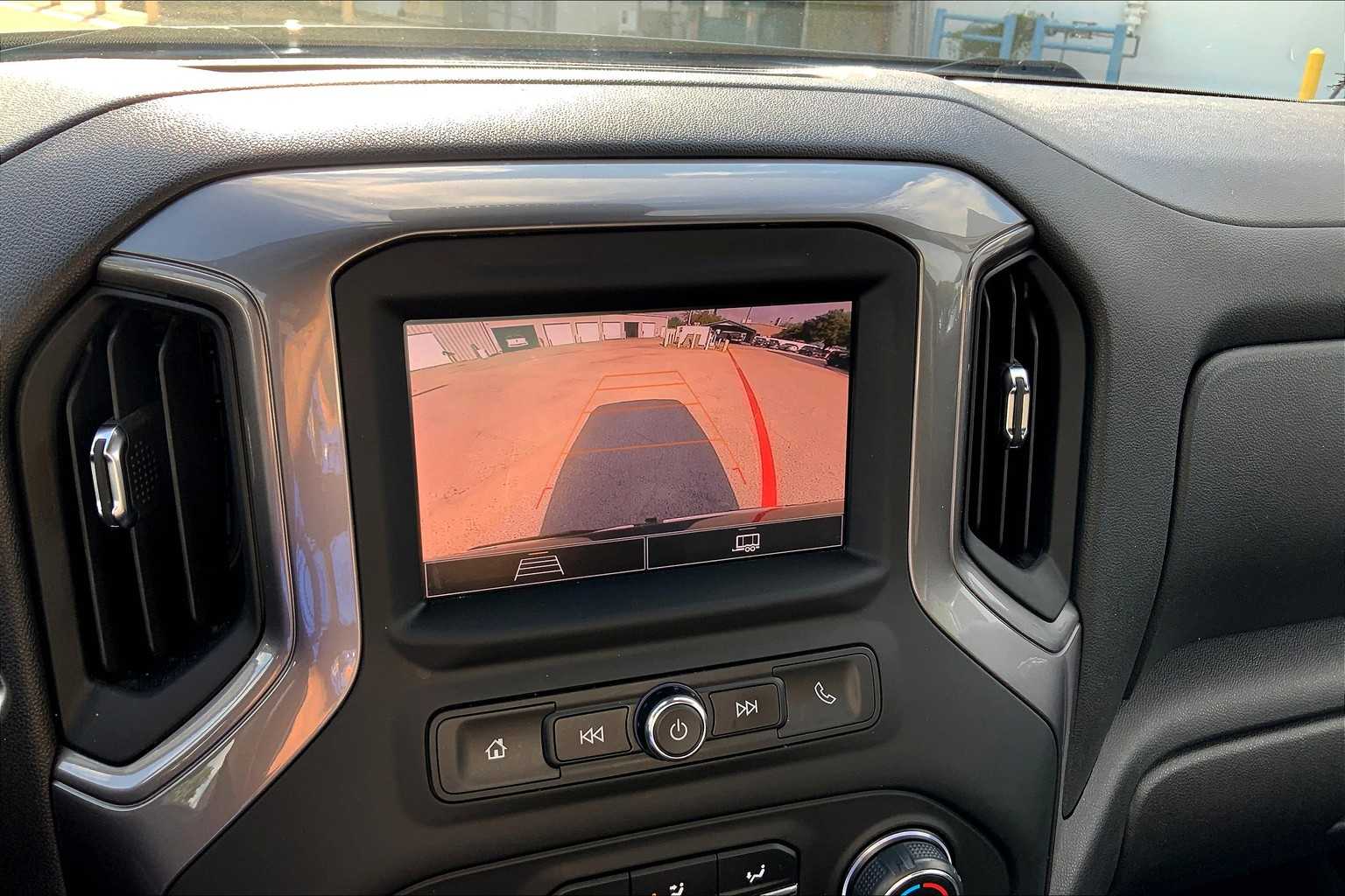 2023 Chevrolet Silverado 1500 Custom photo 26