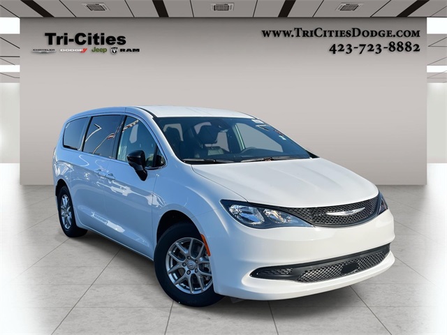 2026 Chrysler Voyager LX's photo