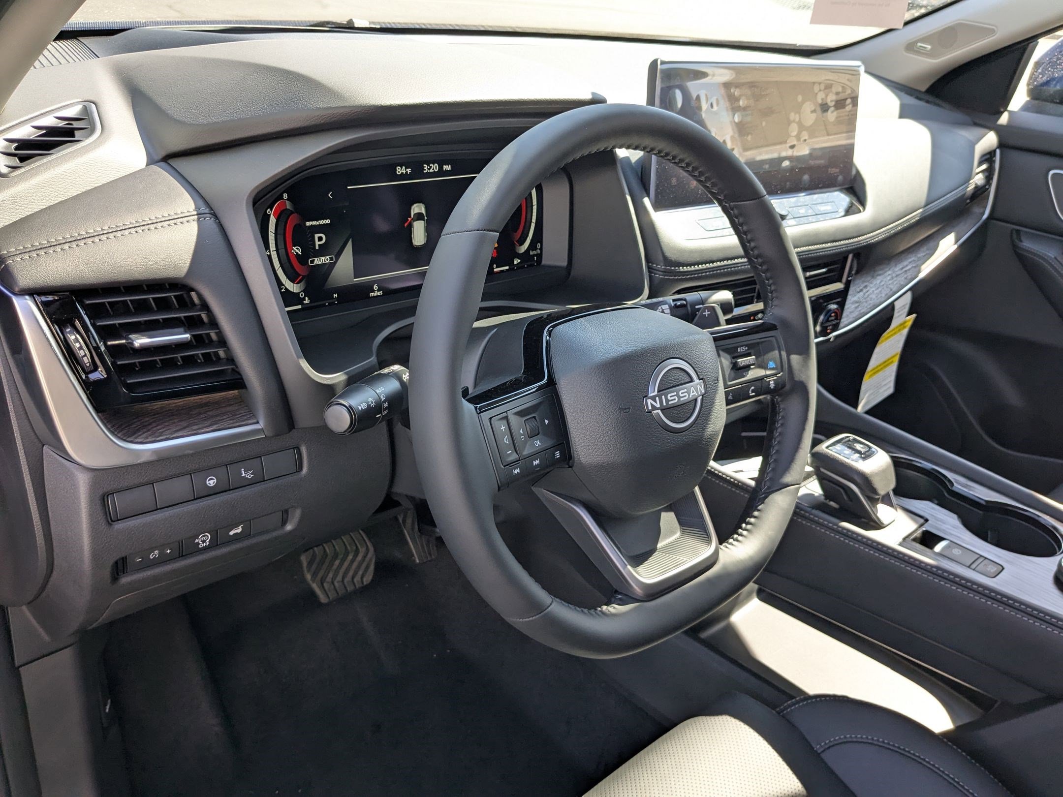 2026 Nissan Rogue Platinum photo 3