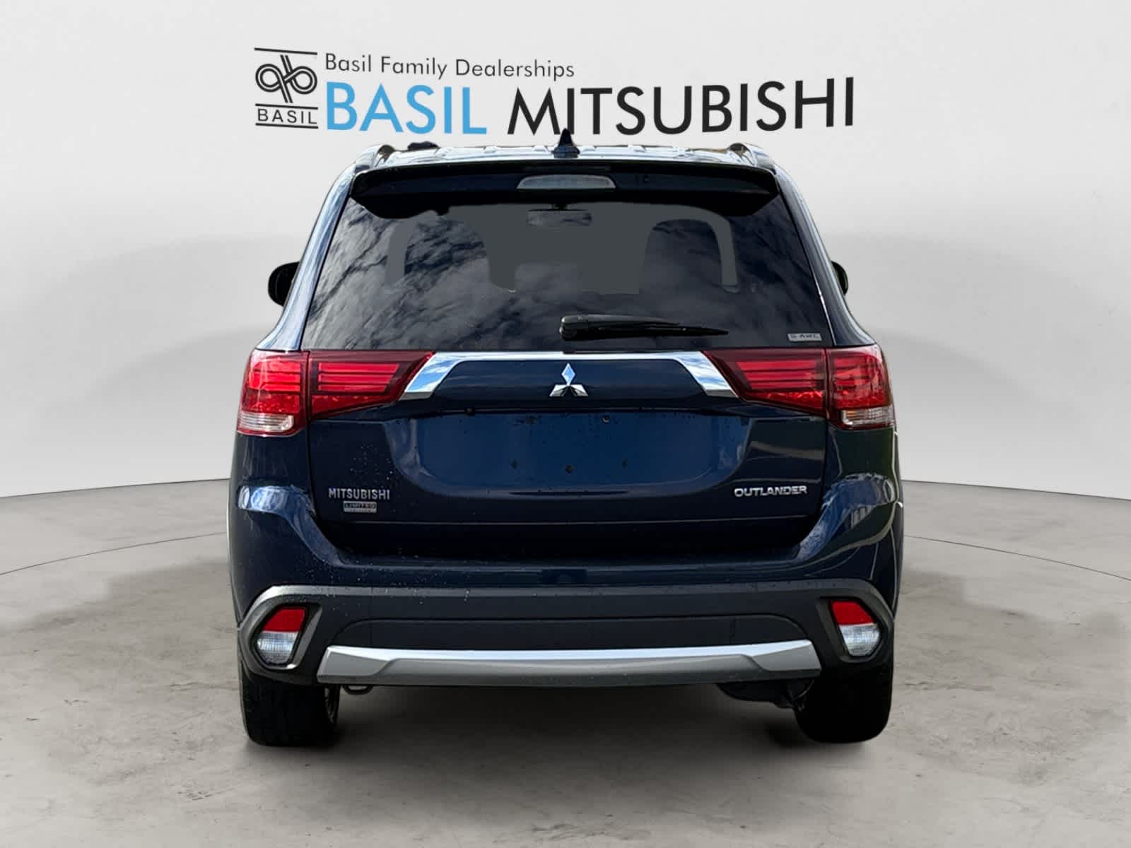2018 Mitsubishi Outlander LE photo 4