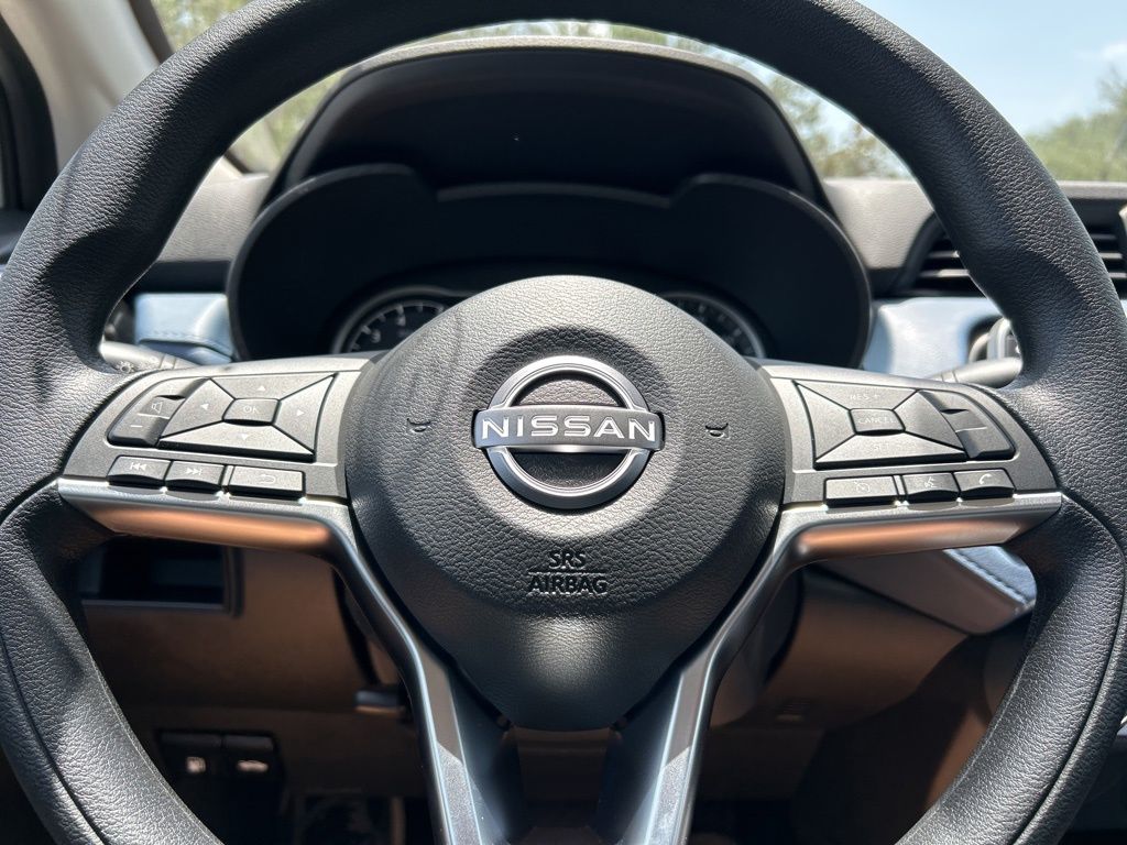 2025 Nissan Versa SV photo 15