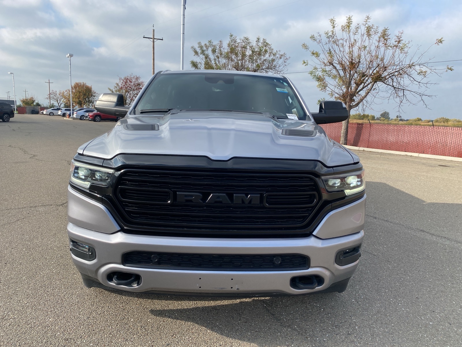 2022 Ram 1500 Limited photo 2