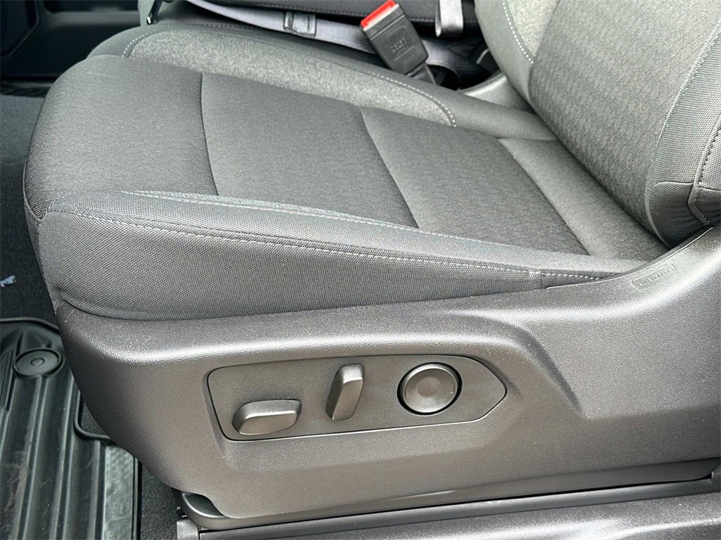 2025 Chevrolet Silverado 1500 LT photo 13