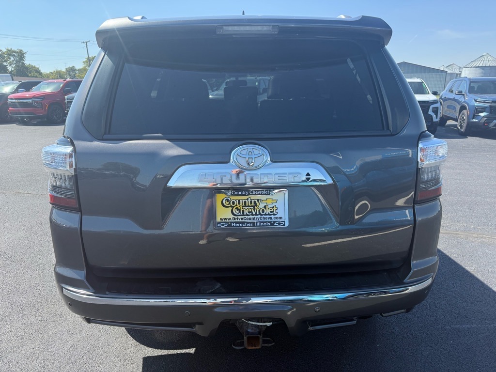 2016 Toyota 4Runner Limited photo 3