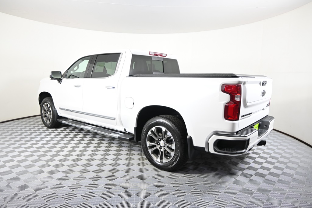 2023 Chevrolet Silverado 1500 High Country photo 4