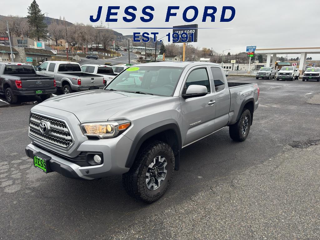 2017 Toyota Tacoma TRD Off Road's photo