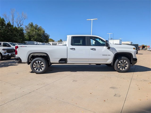 2026 Chevrolet Silverado 2500HD Custom photo 3