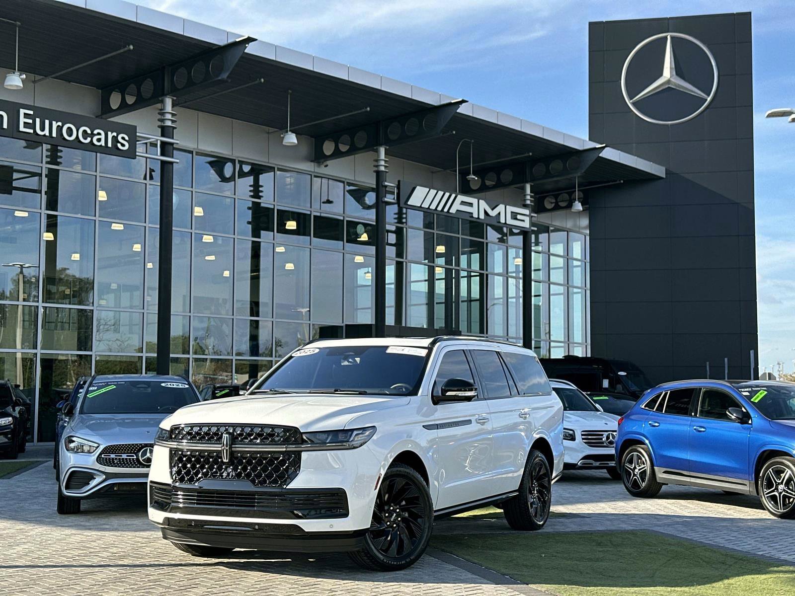 2025 Lincoln Navigator Reserve's photo