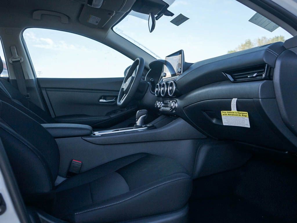 2025 Nissan Sentra SV photo 8