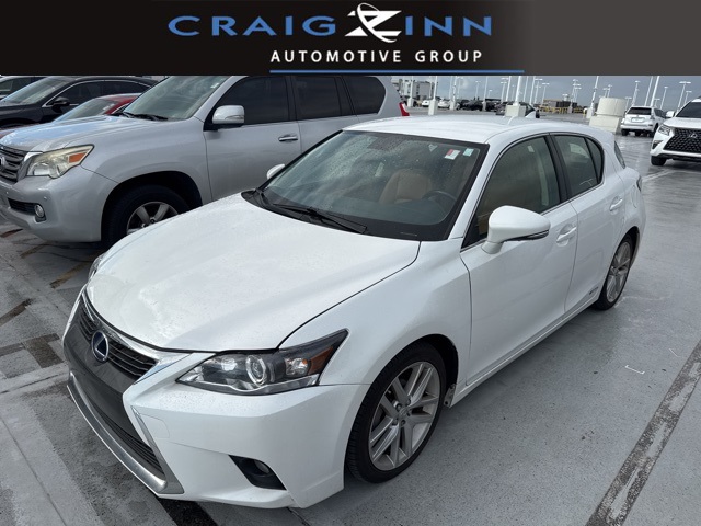 2016 Lexus CT Base's photo