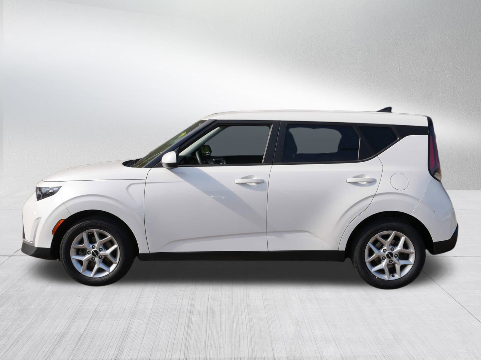 2023 Kia Soul LX photo 4