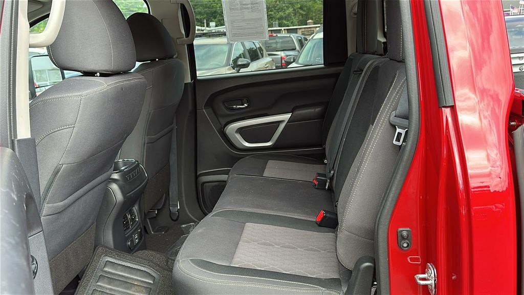 2024 Nissan Titan SV photo 23