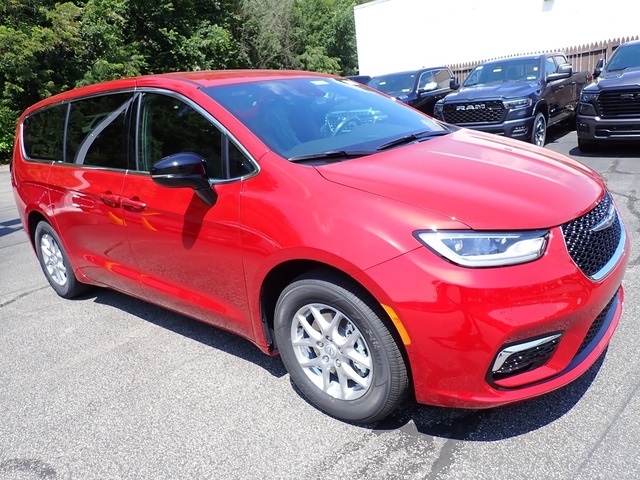 2025 Chrysler Pacifica photo 7