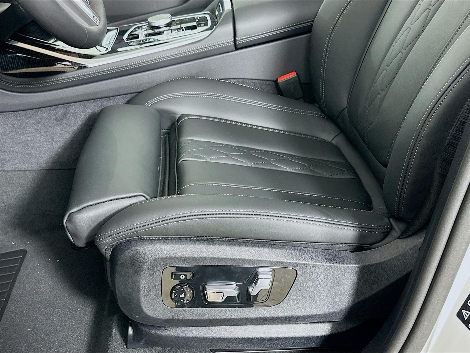 2026 Bmw X7 M60i photo 16