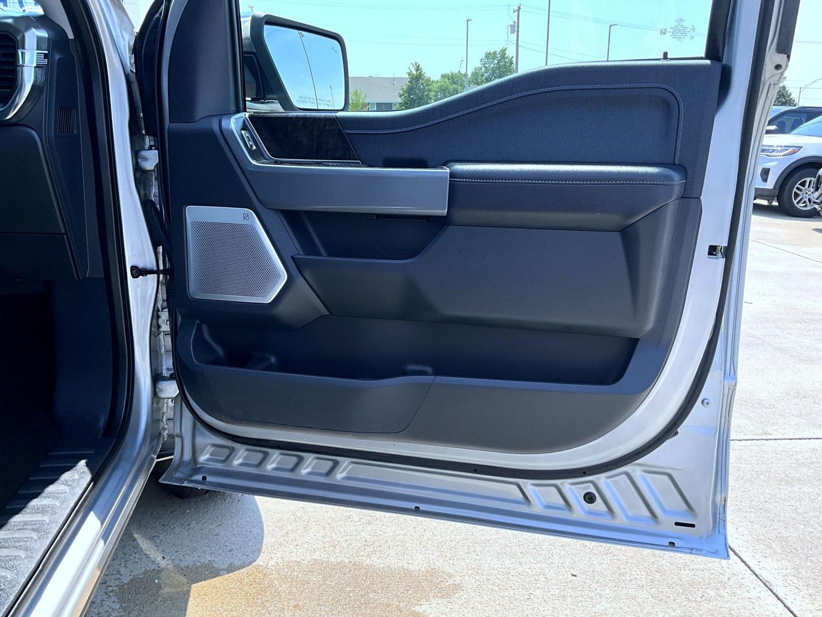2022 Ford F-150 Lariat photo 16