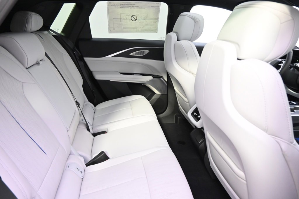 2025 Cadillac Lyriq Sport photo 18