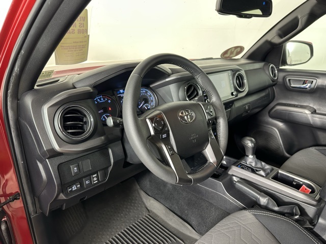 2022 Toyota Tacoma TRD Off-Road photo 12
