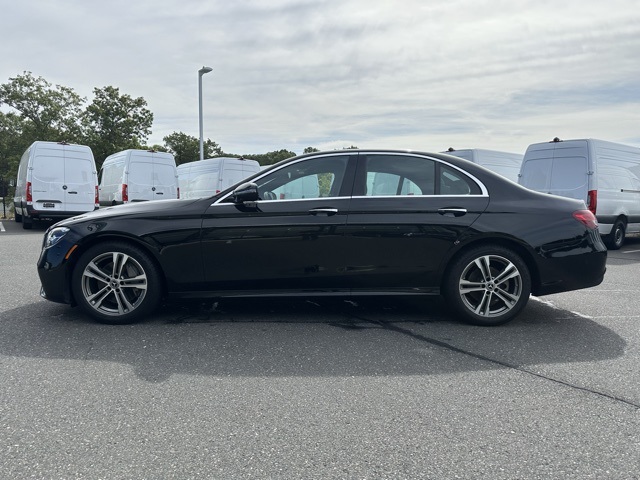 2022 Mercedes Benz E 4MATIC photo 4