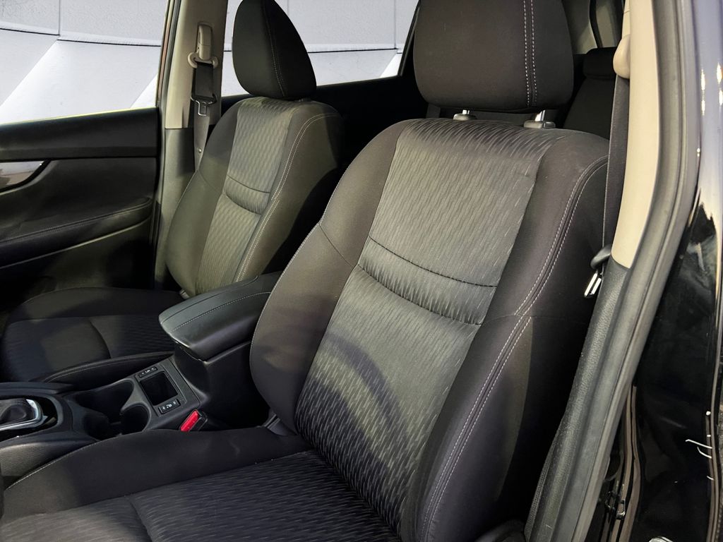 2020 Nissan Rogue S photo 8