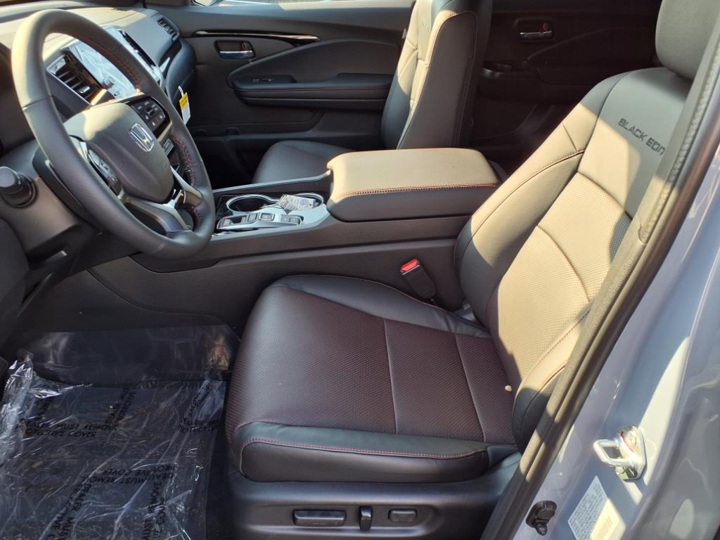 2025 Honda Ridgeline Black Edition photo 8