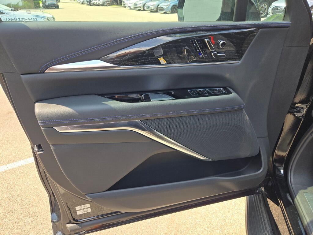 2026 Cadillac Escalade IQ Luxury photo 17