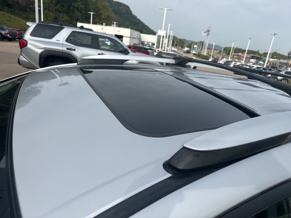2015 Toyota RAV4 Limited photo 10